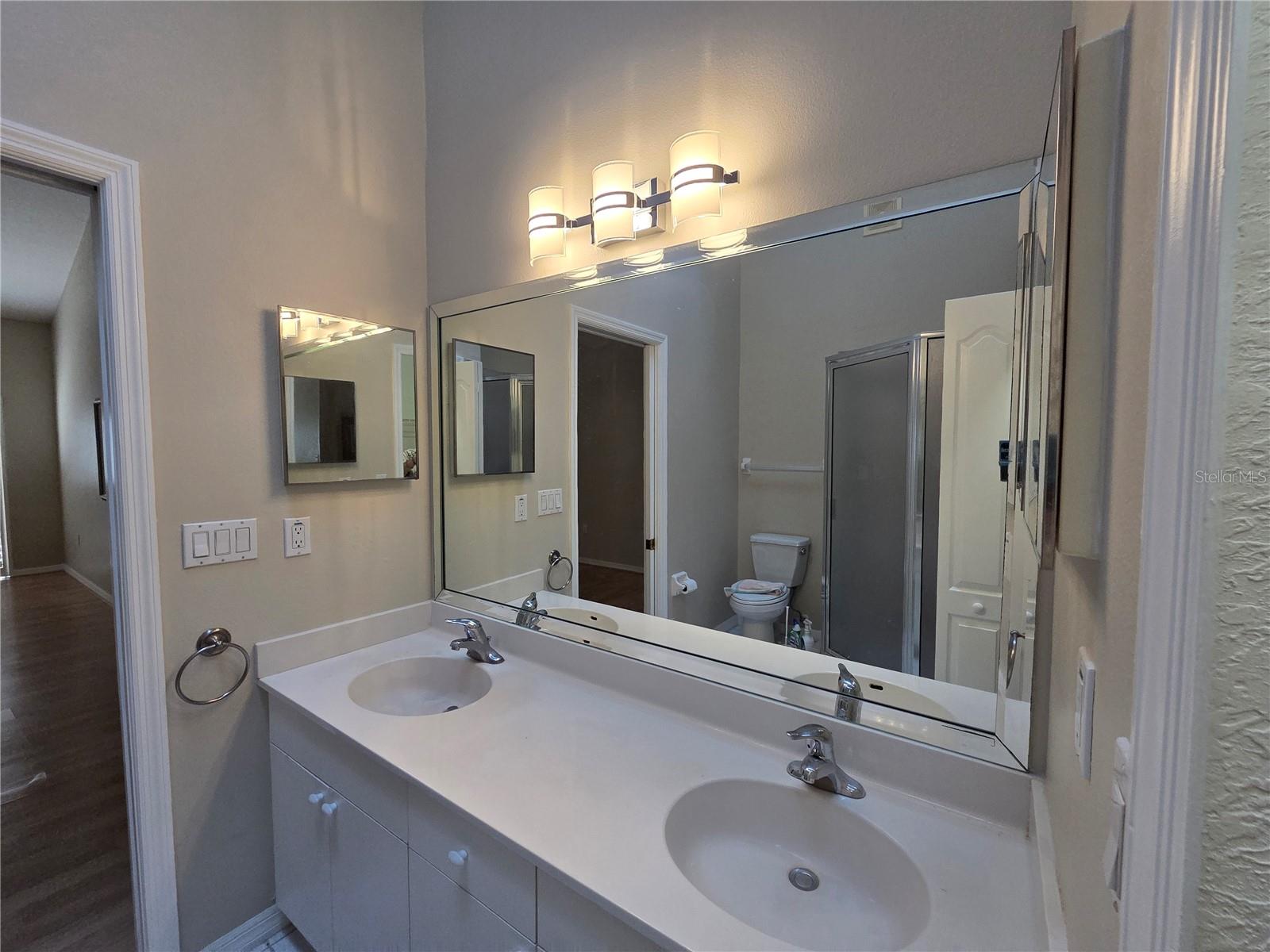 QUEEN ANNE GATE - Residential