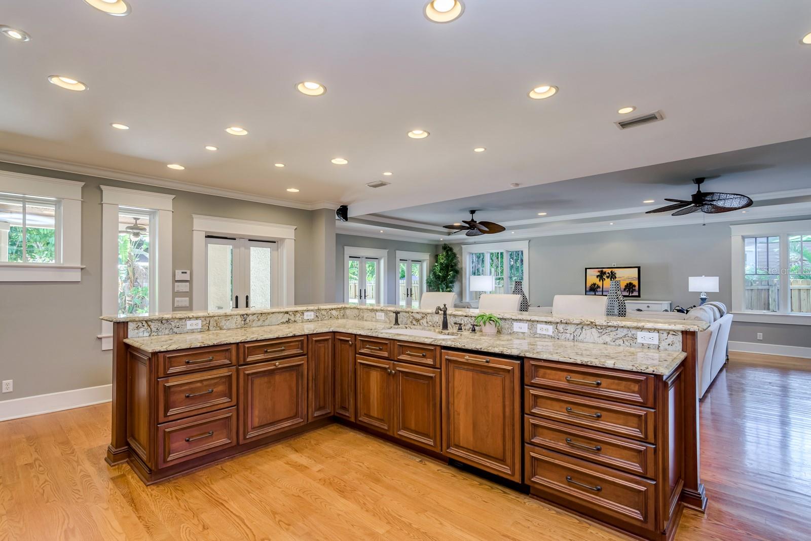 HYDE PARK WEST - Residential