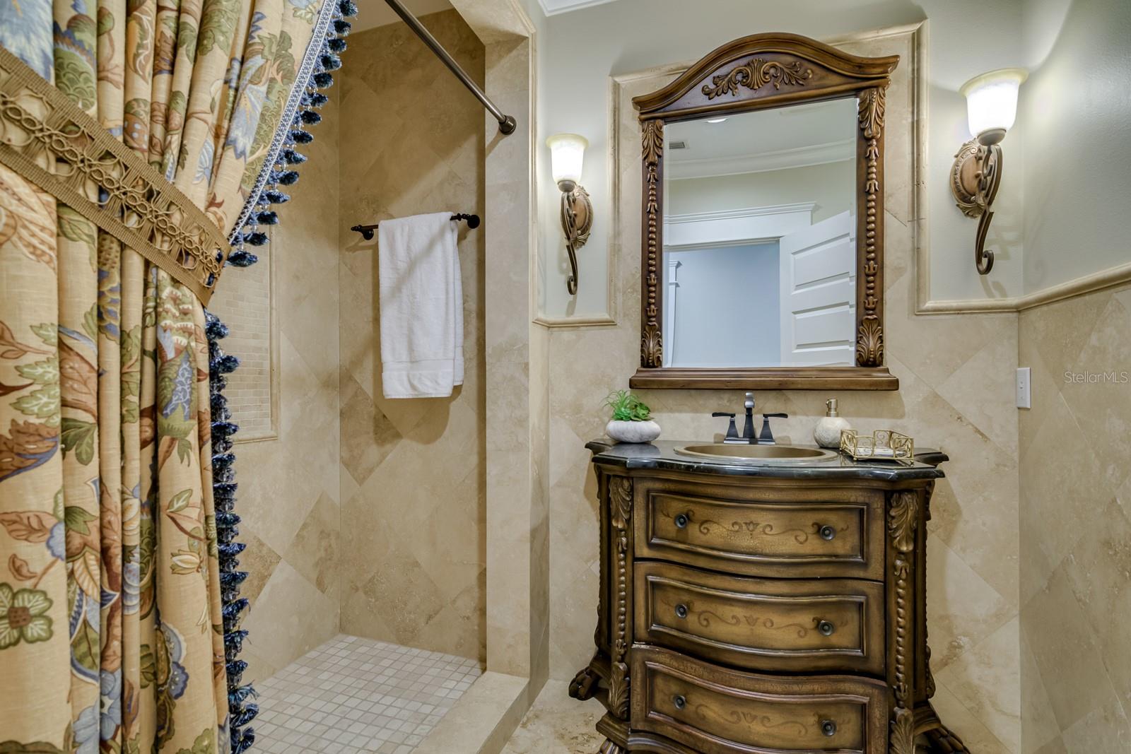 HYDE PARK WEST - Residential