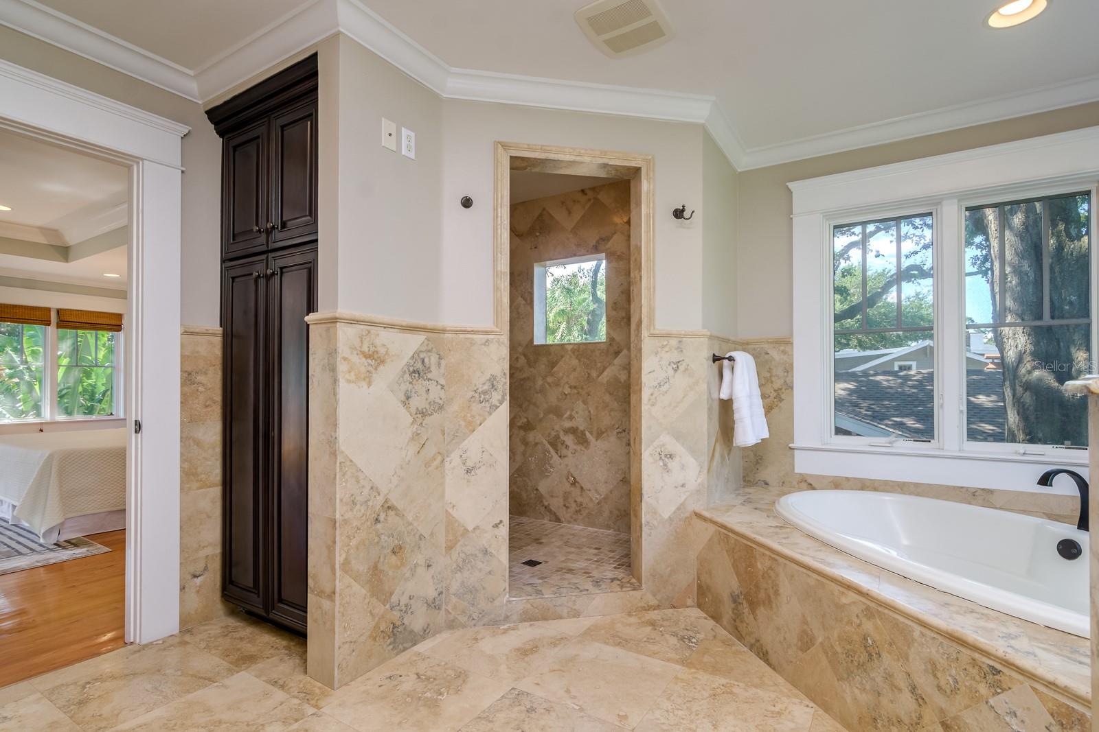 HYDE PARK WEST - Residential