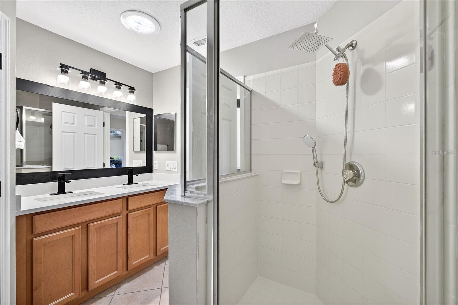 CLAYTON CROSSING TWNHMS SECOND AMD - Residential