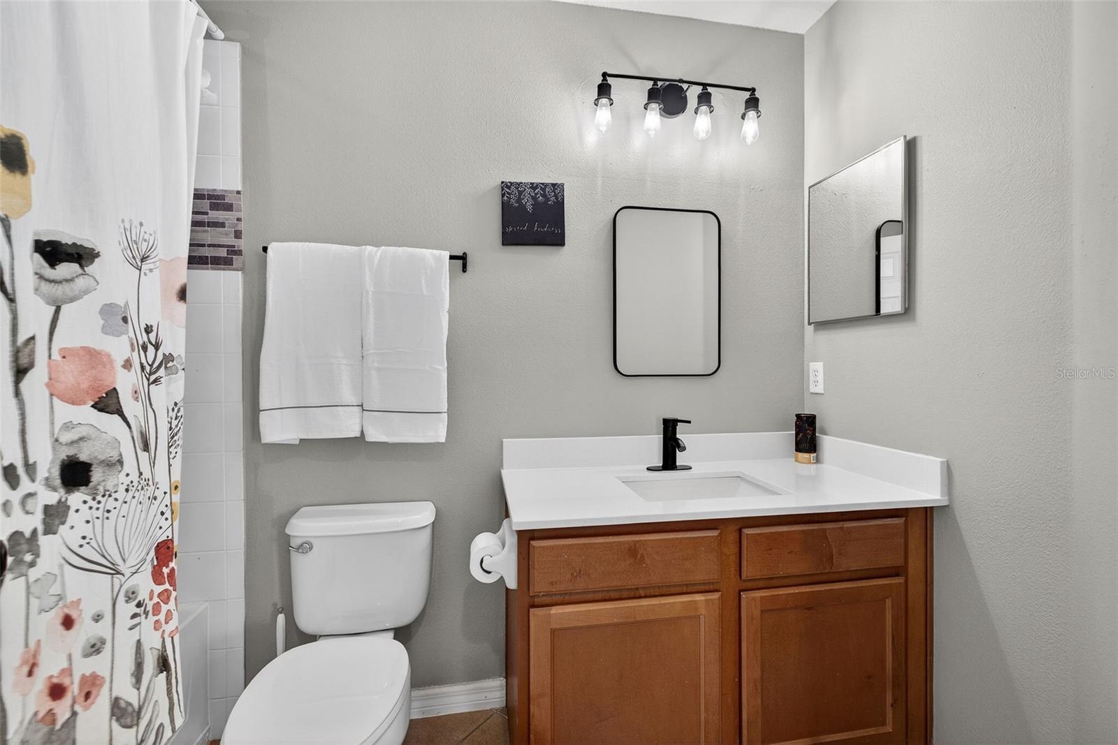 CLAYTON CROSSING TWNHMS SECOND AMD - Residential