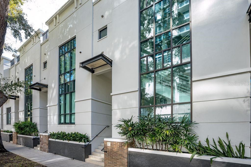 Photo of 460 E Jackson Street #2, Orlando, FL 32801 (MLS # R4910697)