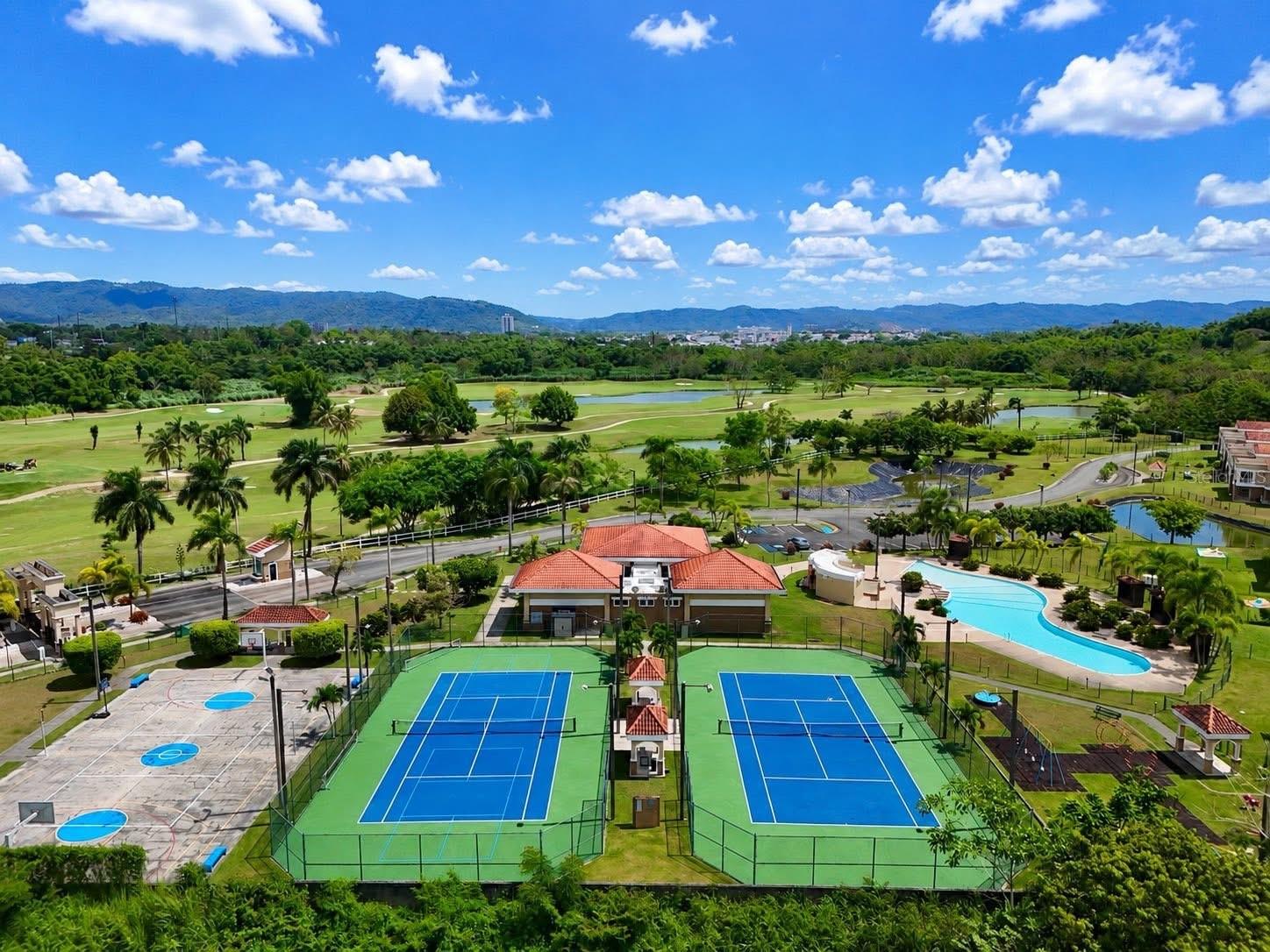 VILLAS AT CAGUAS REAL GOLF & COUNTRY CLUB - Residential