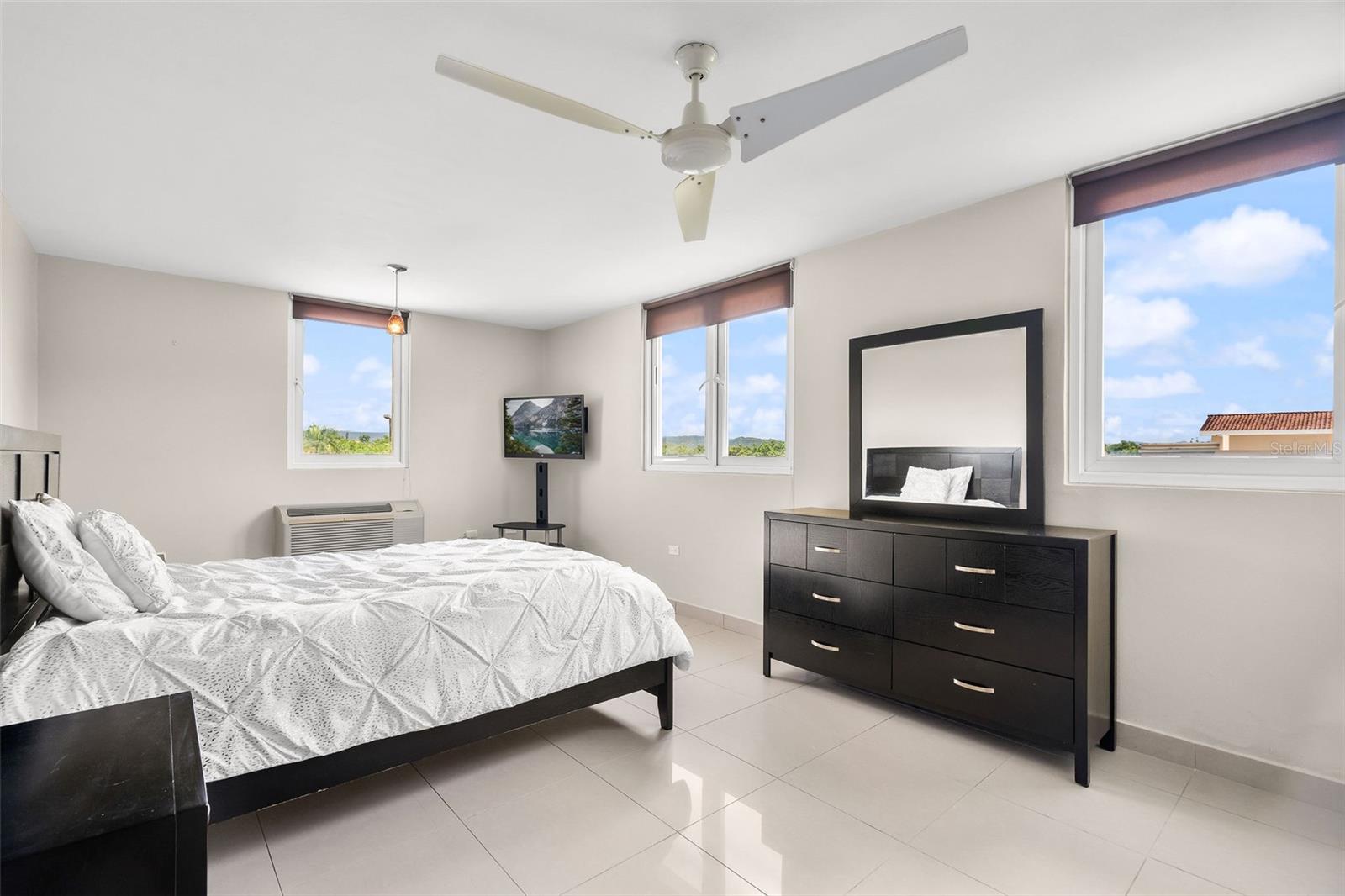 VILLAS AT CAGUAS REAL GOLF & COUNTRY CLUB - Residential