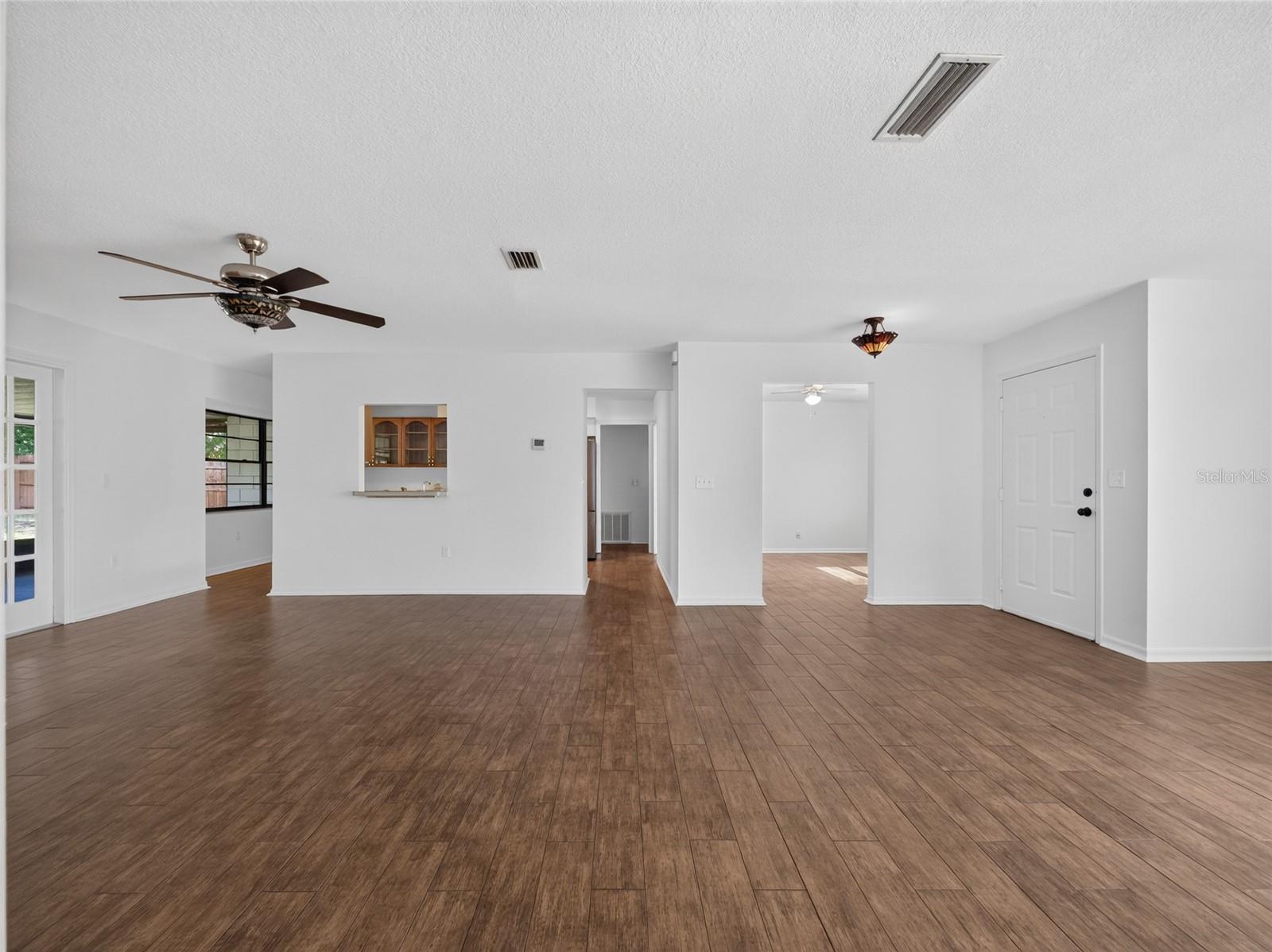 811 W HARBOUR COURT