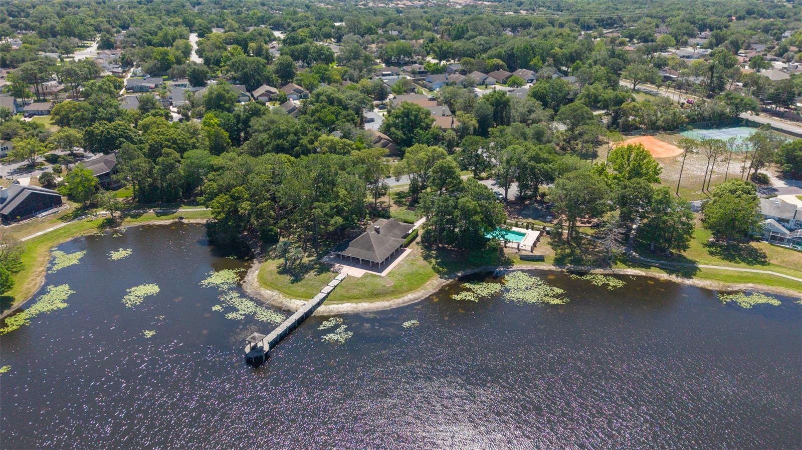 LAKEVIEW GARDENS AT WEKIVA COVE 1 A CONDO - Residential