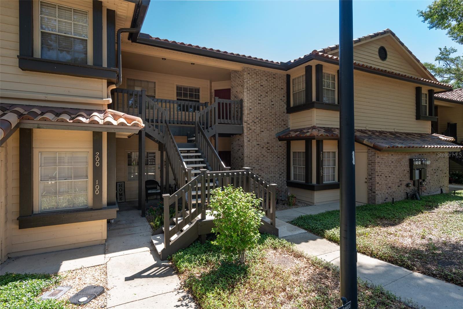 LAKEVIEW GARDENS AT WEKIVA COVE 1 A CONDO - Residential