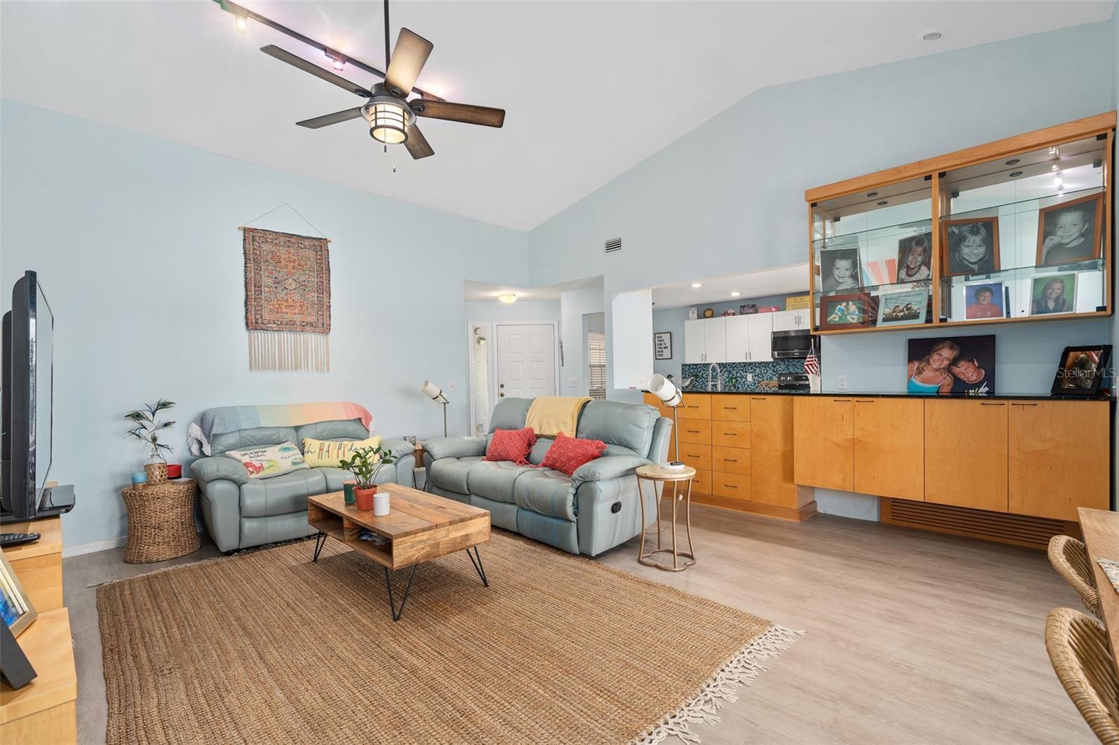 LAKEVIEW GARDENS AT WEKIVA COVE 1 A CONDO - Residential