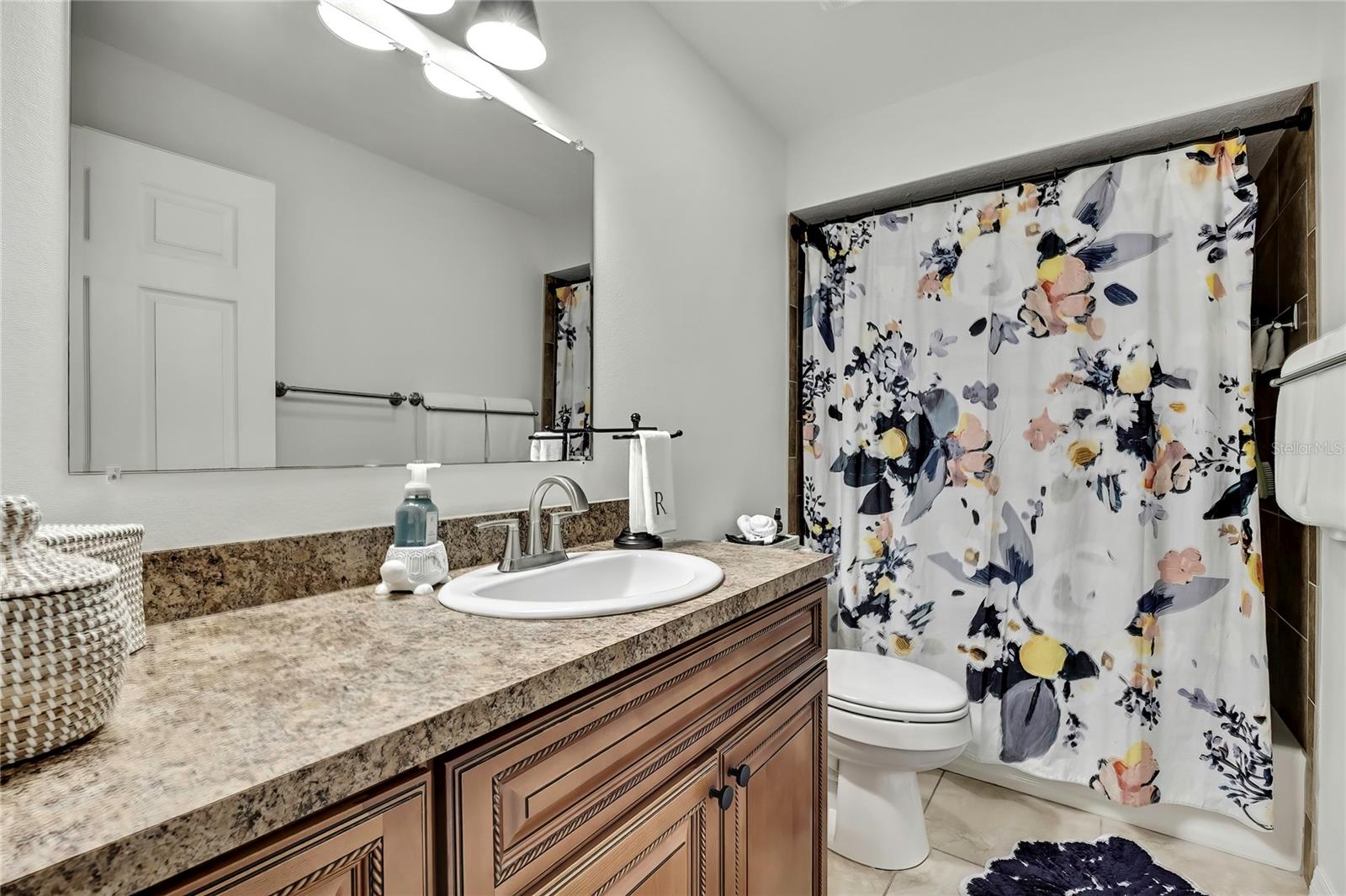 RIVER COVE LNDGS III - Residential