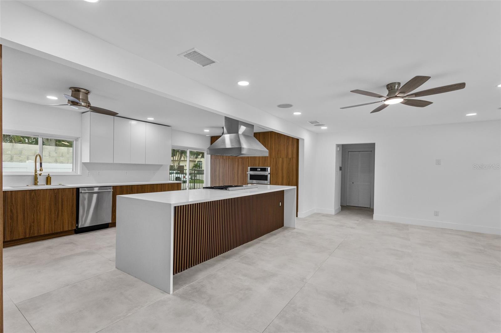 SNELL ISLE BRIGHTWATERS SEC 2 - Residential