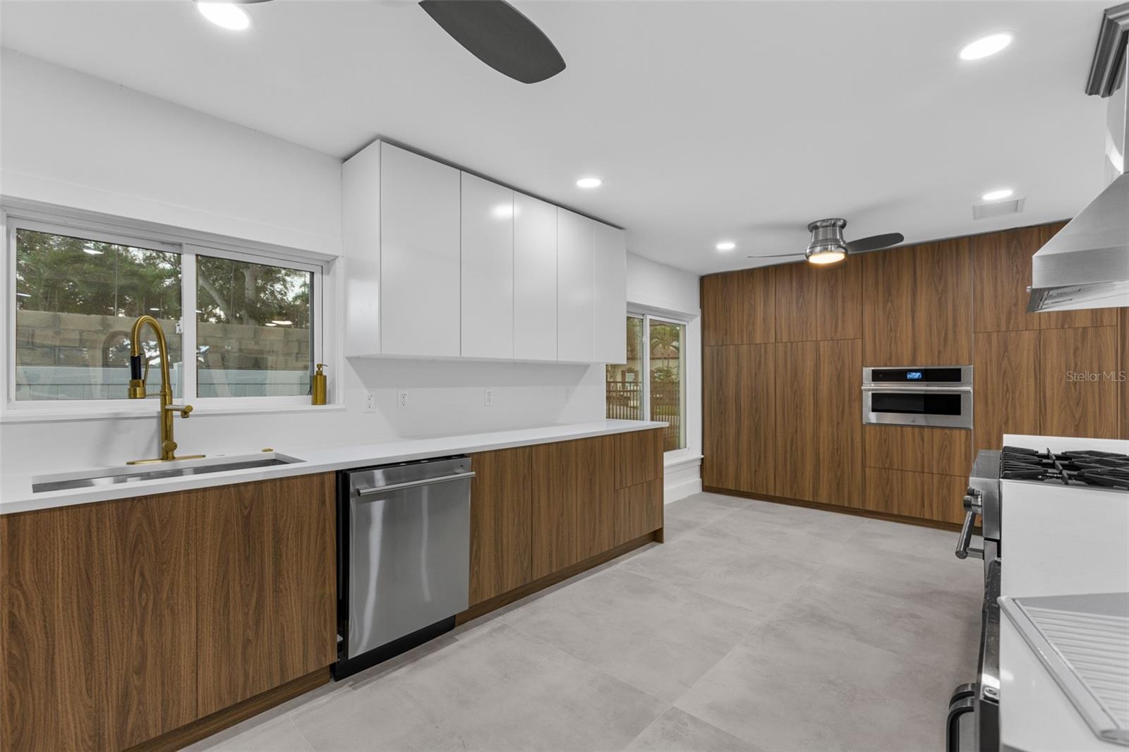 SNELL ISLE BRIGHTWATERS SEC 2 - Residential