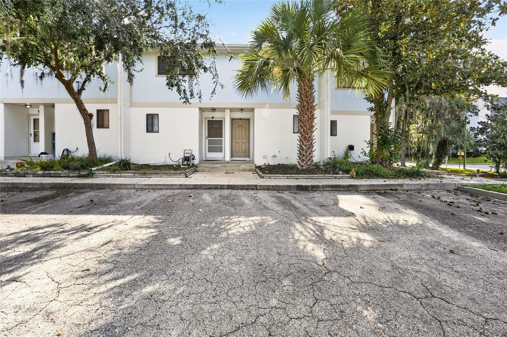 Photo of 1434 SW 25th Place #C2, Gainesville, FL 32608 (MLS # GC543732)
