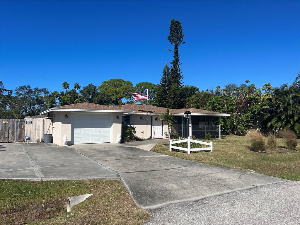 Photo of 1228 Nantucket Road, Venice, FL 34293 (MLS # N6141718)