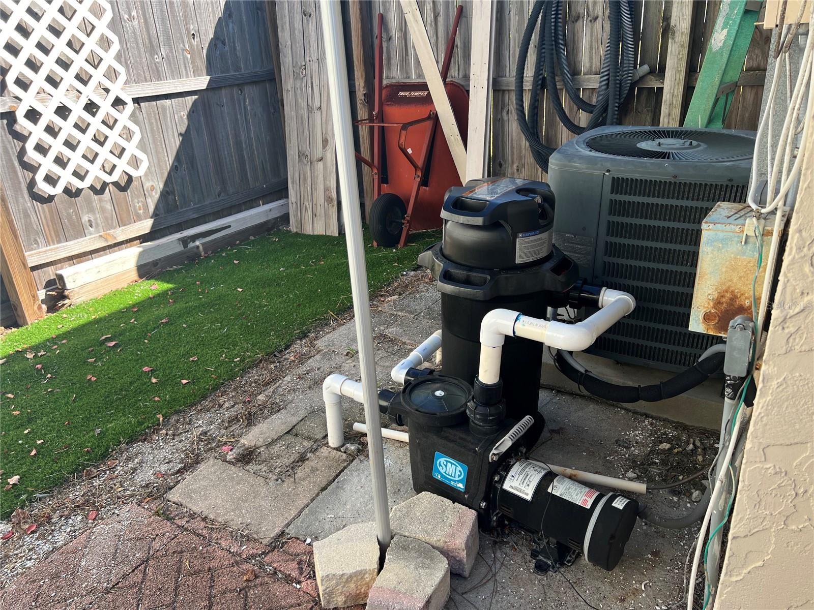 SOUTH VENICE - Residential