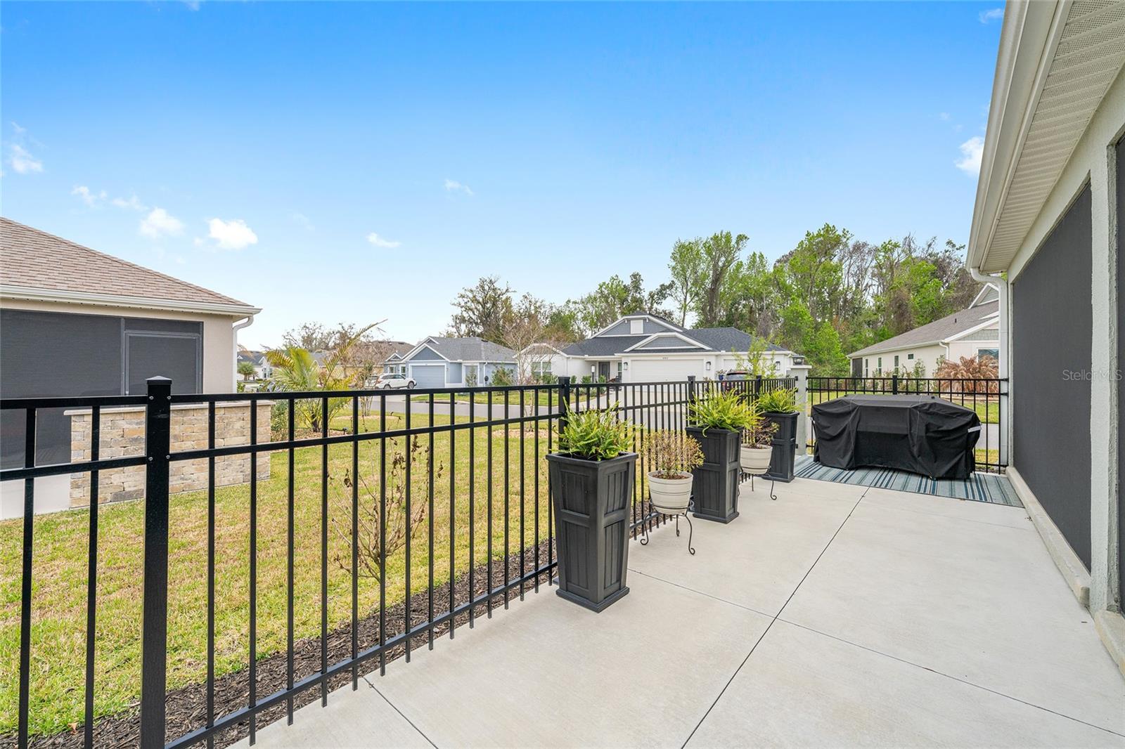 VILLAGES/WEST LAKE UN 48 - Residential