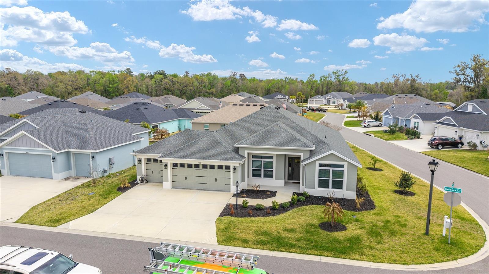 VILLAGES/WEST LAKE UN 48 - Residential