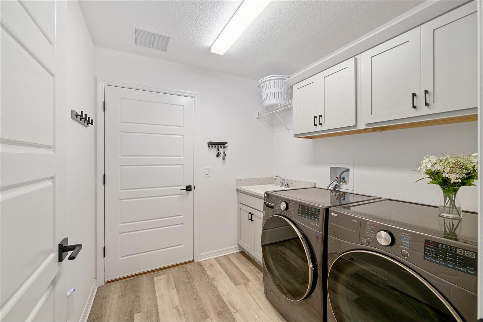 VILLAGES/WEST LAKE UN 48 - Residential