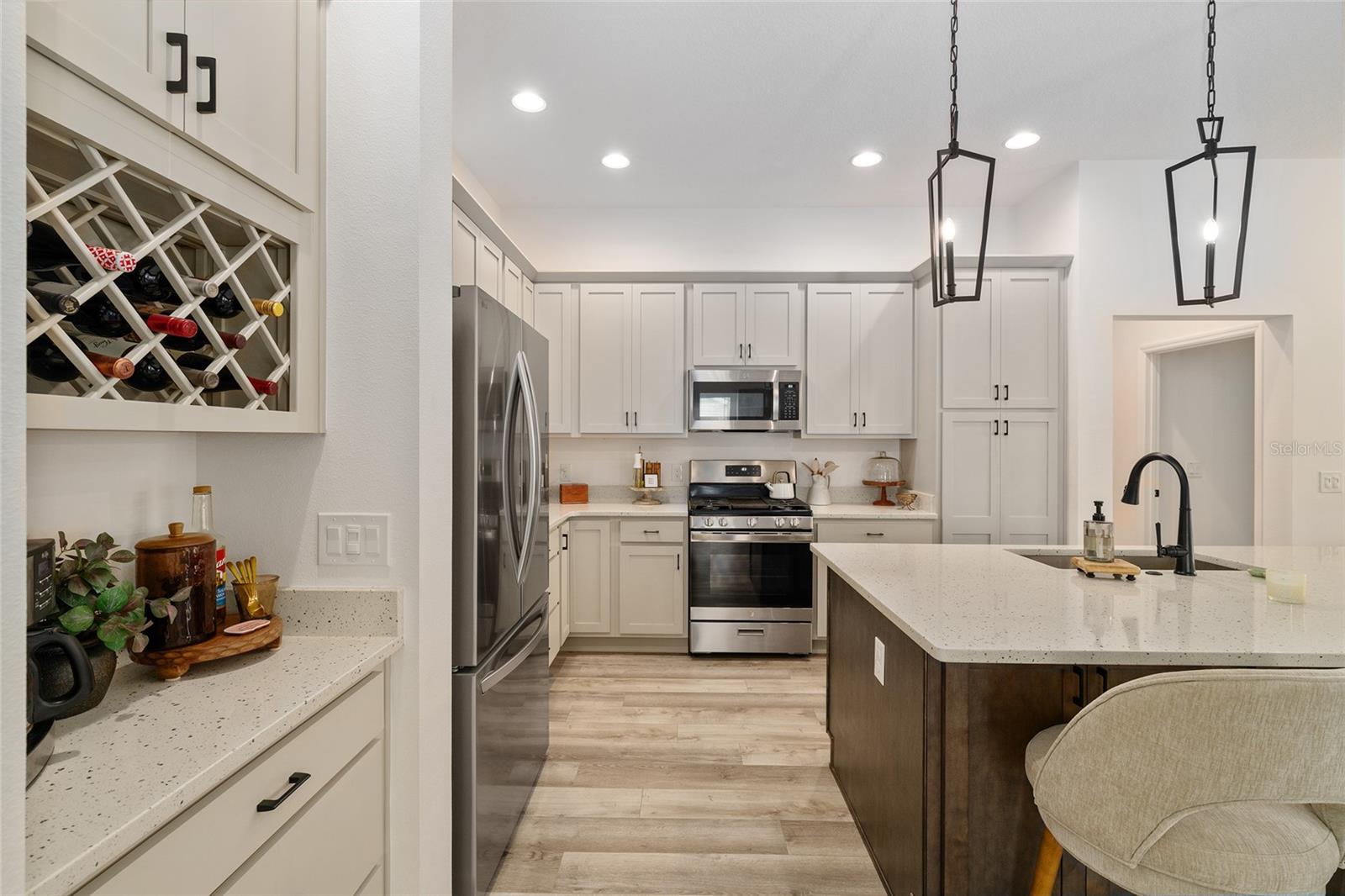 VILLAGES/WEST LAKE UN 48 - Residential