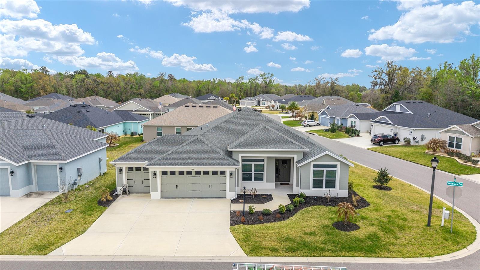 VILLAGES/WEST LAKE UN 48 - Residential