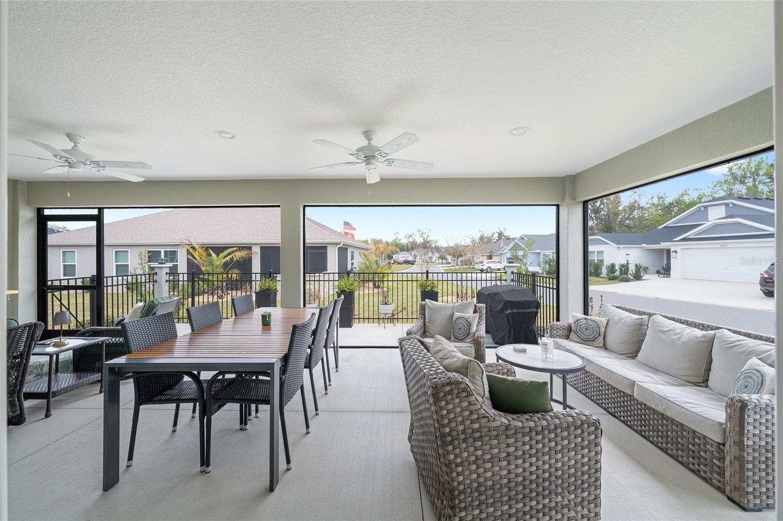 VILLAGES/WEST LAKE UN 48 - Residential