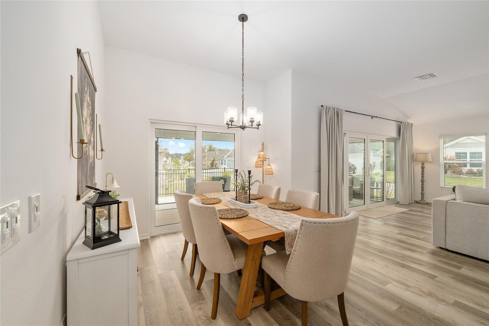 VILLAGES/WEST LAKE UN 48 - Residential