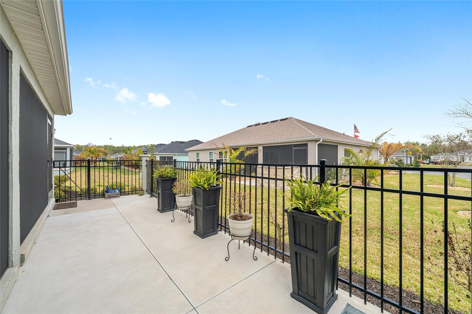 VILLAGES/WEST LAKE UN 48 - Residential