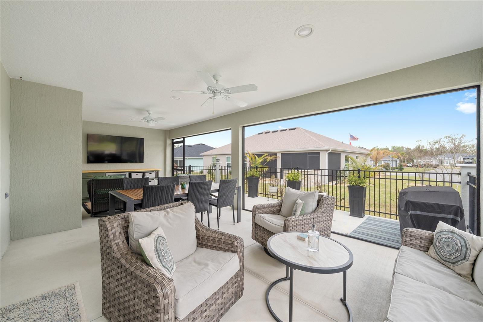 VILLAGES/WEST LAKE UN 48 - Residential