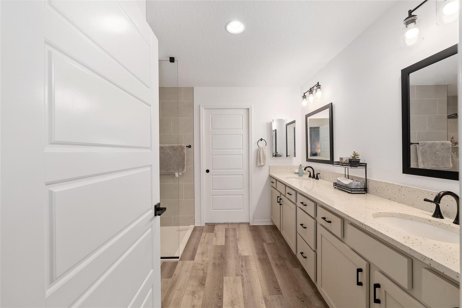 VILLAGES/WEST LAKE UN 48 - Residential