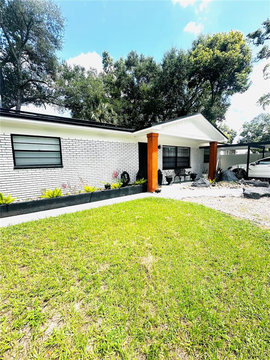 For Rent – All Utilities Included!
Welcome to your perfect Tampa retreat! This charming home at 1204 E Lambright St offers the ultimate convenience with power, water, and internet ALL included in the rent—a true hassle-free living experience.
Step inside to find a bright and inviting space with modern finishes, comfortable living areas, and plenty of natural light throughout. Whether you’re relaxing after a long day or working from home, this property has everything you need to feel right at home.
Located in a prime Seminole Heights area, you’ll enjoy easy access to trendy restaurants, coffee shops, parks, and major highways—making your commute and lifestyle a breeze.
? Highlights:
Rent includes power, water & internet
Move-in ready with modern updates
Convenient Seminole Heights location
Comfortable living with a cozy vibe
Don’t miss the chance to live stress-free in one of Tampa’s most sought-after neighborhoods!