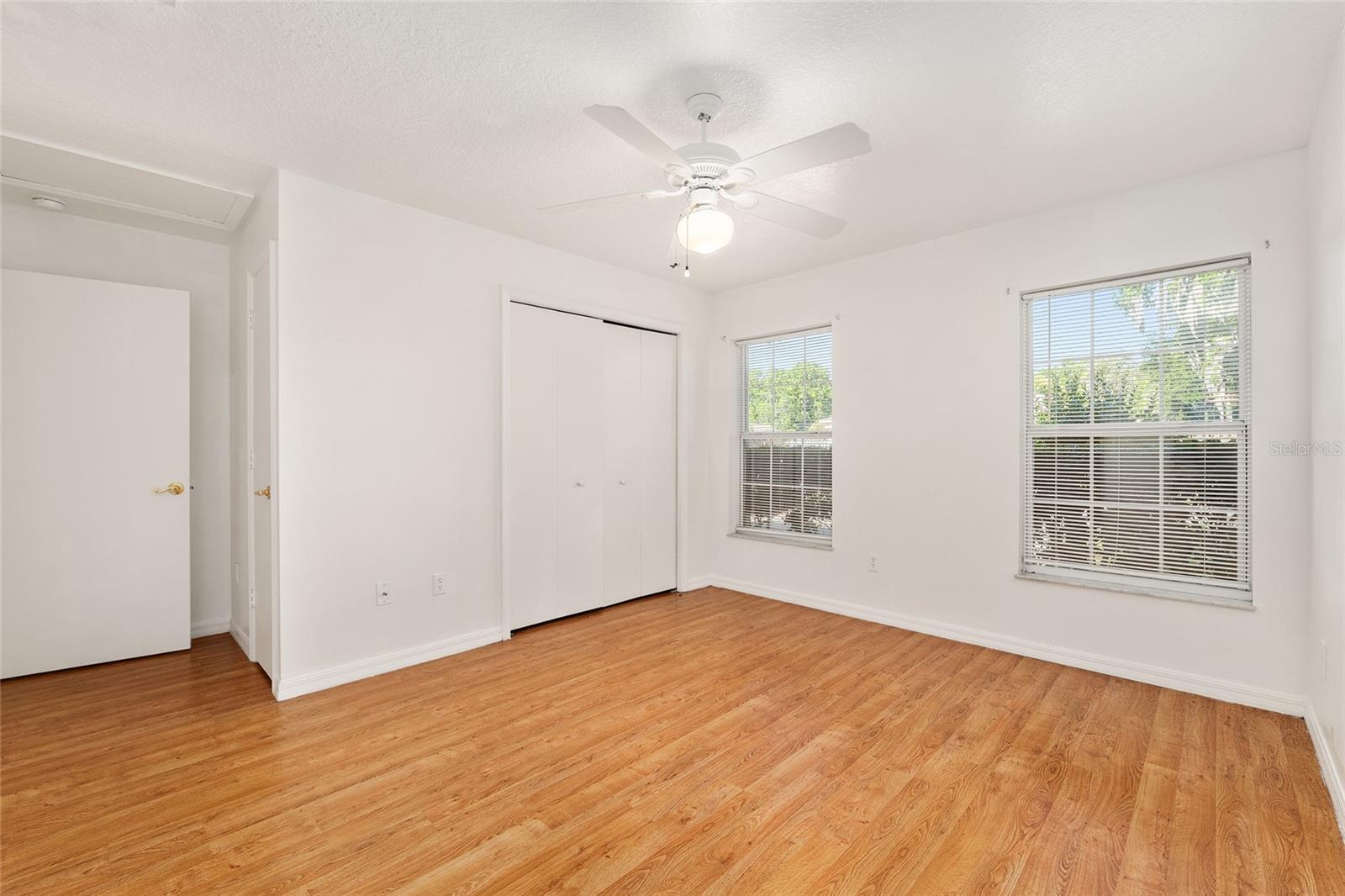 BROWNSTONE COMMONS - Residential