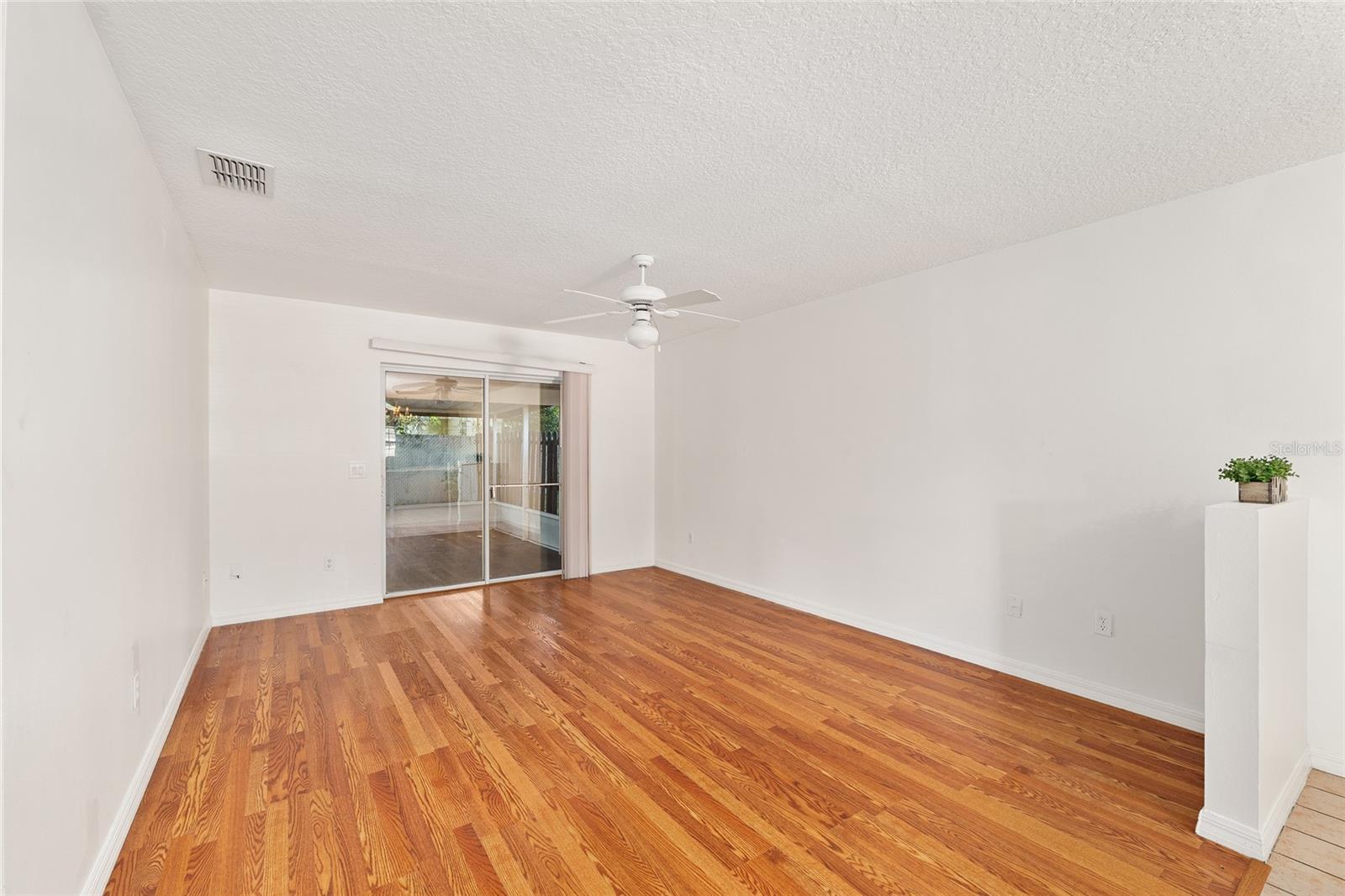 BROWNSTONE COMMONS - Residential