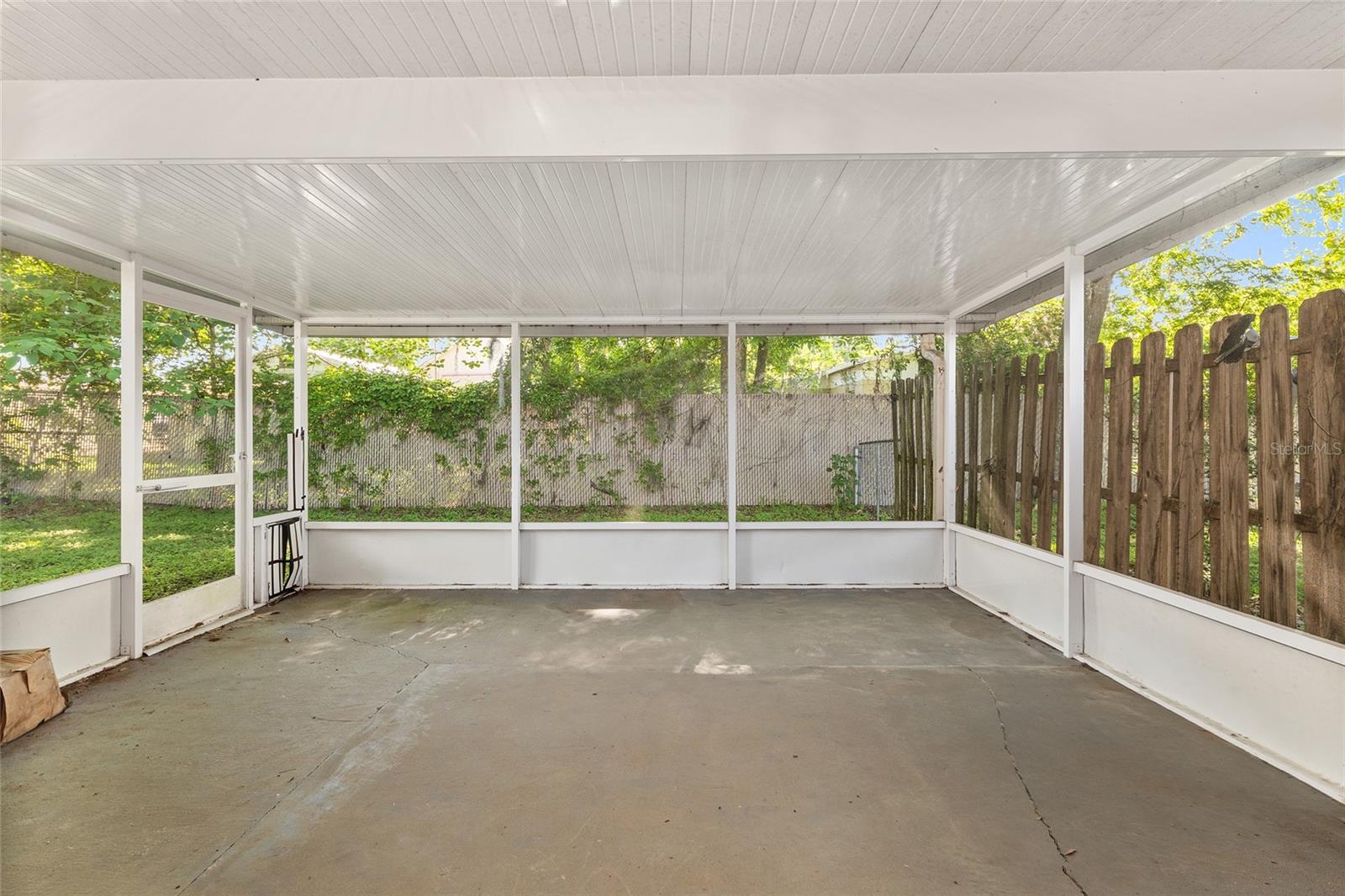 BROWNSTONE COMMONS - Residential