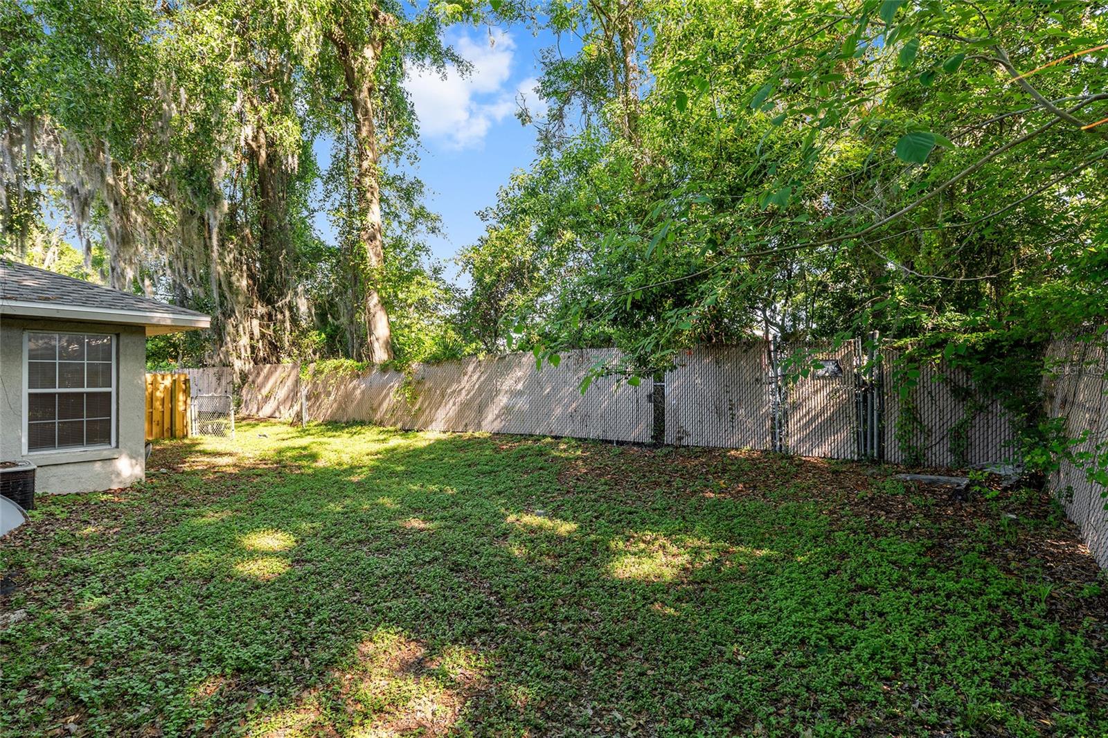 BROWNSTONE COMMONS - Residential