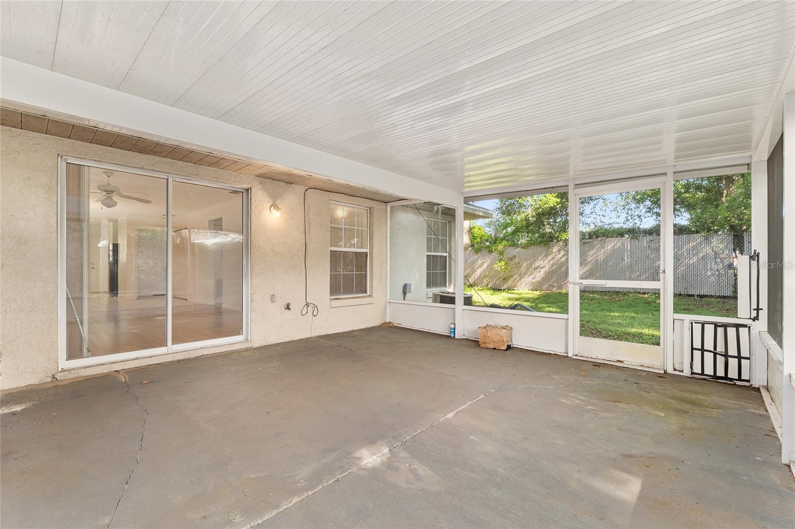 BROWNSTONE COMMONS - Residential