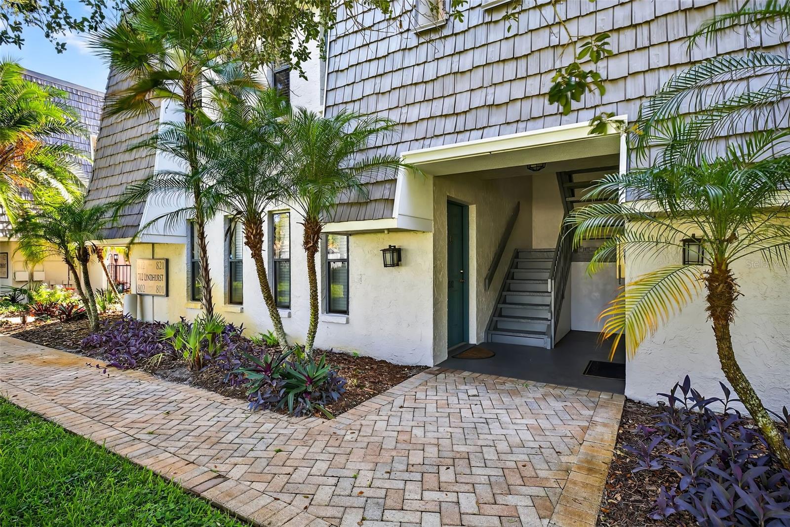 Welcome to this beautiful 1-bedroom, 1-bath corner unit located on the first floor in the highly desirable Victoria Palms community in Dunedin. This open-concept condo features a spacious living room/dining room combo, perfect for entertaining or relaxing in comfort.
The kitchen is a true highlight with granite countertops, wood cabinetry, and stainless steel appliances, offering both style and functionality. Throughout the unit, you'll find attractive wood laminate flooring, with durable tile in the kitchen and bathroom areas. The large primary bedroom boasts ample closet space and an en-suite bathroom with a convenient tub/shower combo.
Additional features include in-unit laundry with a stackable washer and dryer, and plenty of natural light thanks to the unit's corner location.
Victoria Palms is surrounded by lush, tropical landscaping and offers resort-style amenities including a clubhouse, dog park, fitness center, and sparkling community pool. Enjoy stress-free living with HOA fees that include cable TV, internet, water, sewer, and trash. The community also offers plenty of open parking for residents and guests.
Located in the heart of Dunedin, you’re just minutes from top-rated restaurants, shopping, hospitals, and parks. Enjoy the Florida lifestyle with a short drive to Honeymoon Island State Park, Clearwater Beach, and easy access to the City of Tampa.
Whether you're looking for a primary residence, vacation getaway, or investment property, this condo has it all. Schedule your showing today and experience the best of Dunedin living!