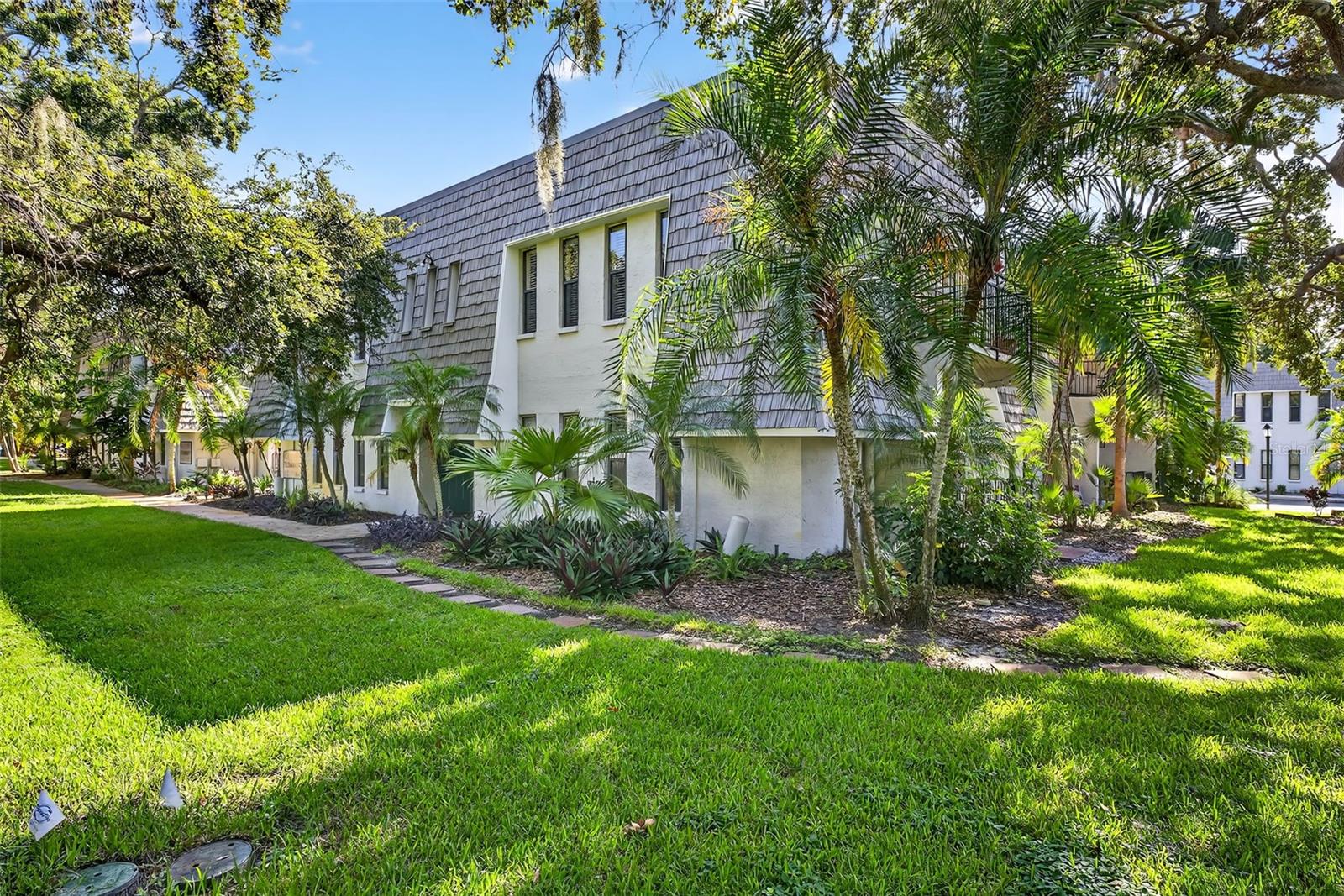 702 LYNDHURST STREET 802