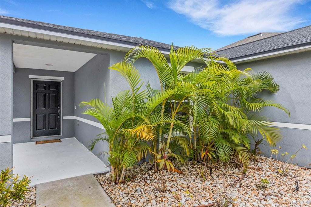Photo of 11136 Golden Silence Drive, Riverview, FL 33579 (MLS # L4964444)