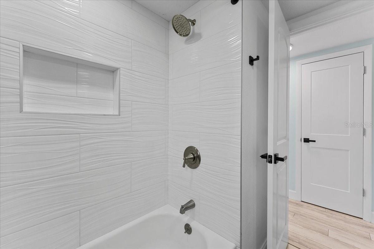 FLOR A MAR - Residential