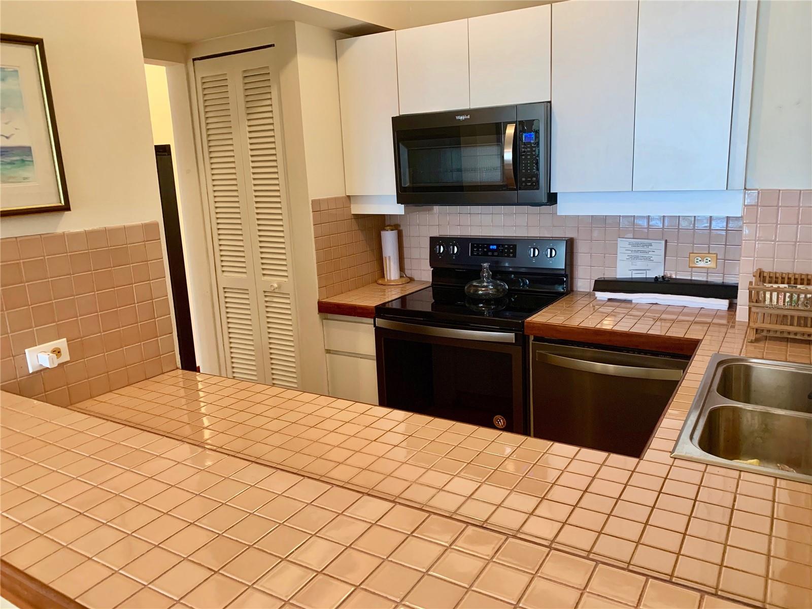 SAFE HARBOR PUERTO DEL REY MARINA - Residential