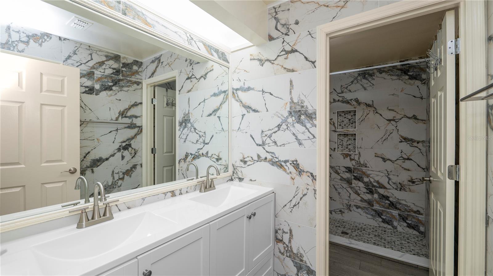 PINE LAKE SUB - Residential