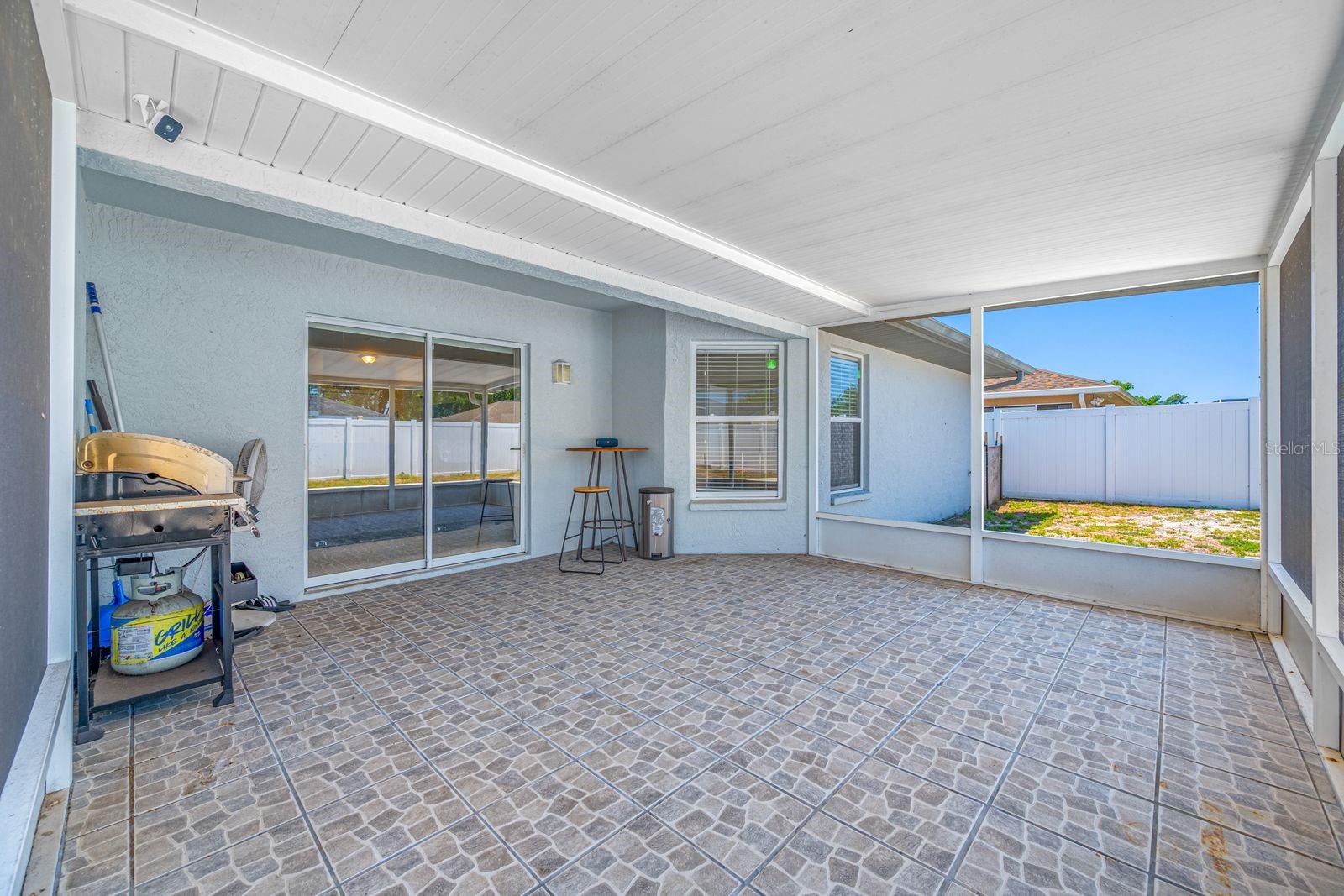 NORTH OAKS ESTATES - Residential