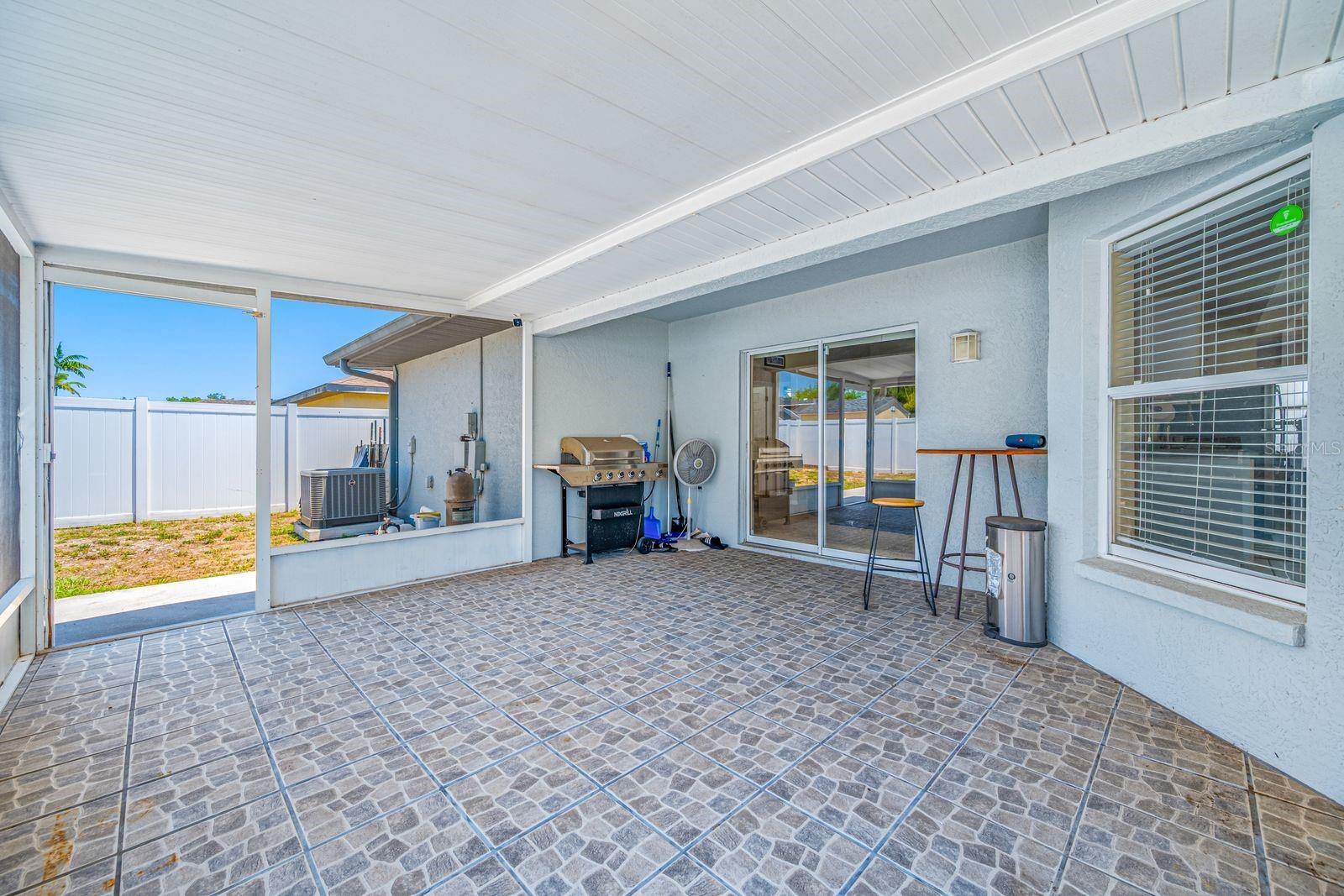 NORTH OAKS ESTATES - Residential