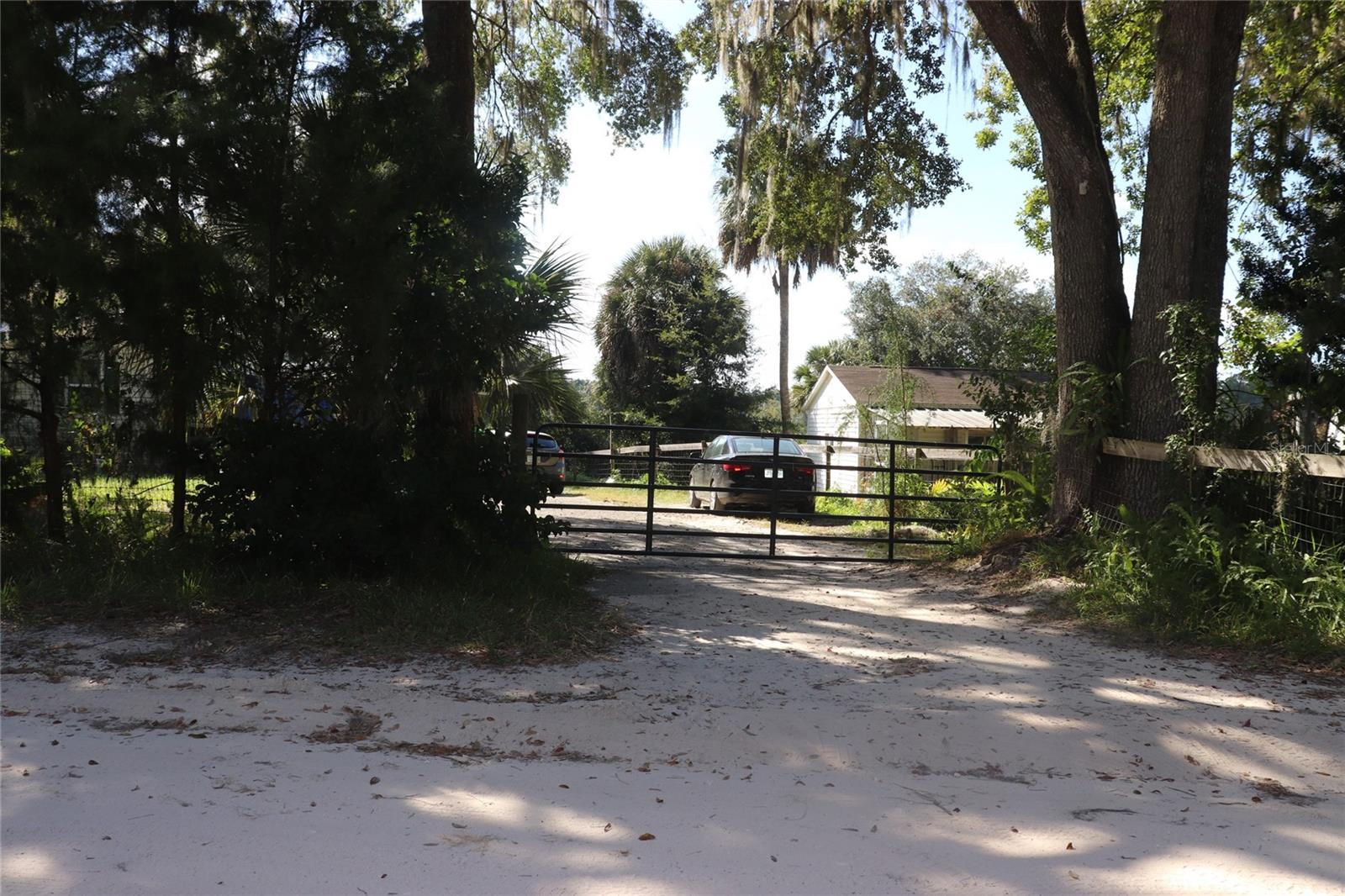 LAKE FOREST ESTATE - Residential