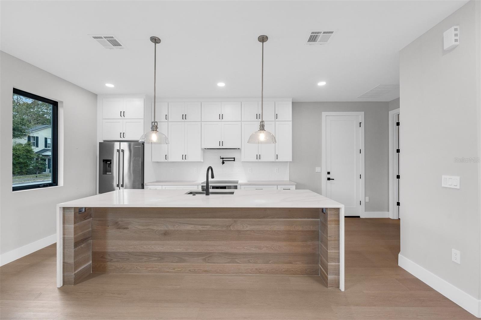 GOLDEN HGTS - Residential