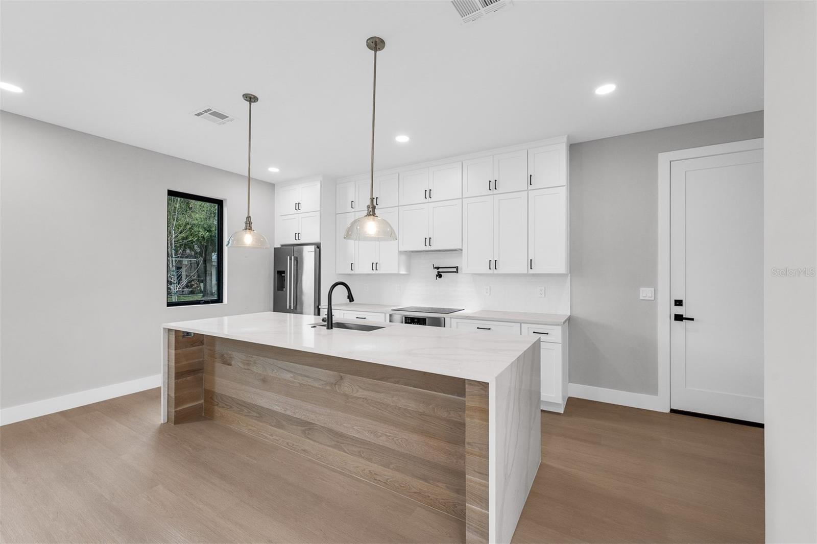 GOLDEN HGTS - Residential