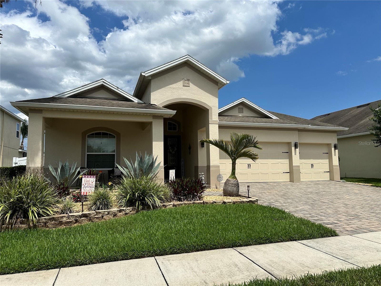 2051 SANDY GARDEN LANE