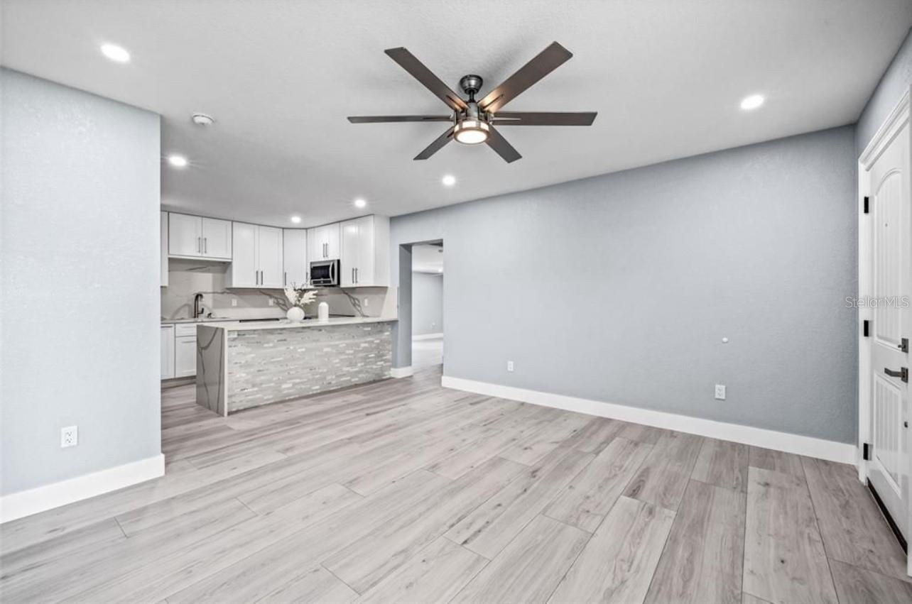 817 W BOUGAINVILLEA AVENUE