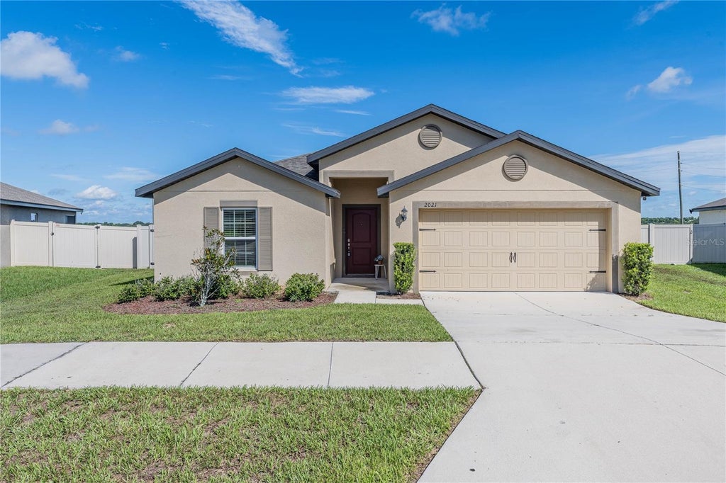 Photo of 2021 Amber Sweet Circle, Dundee, FL 33838 (MLS # L4964948)