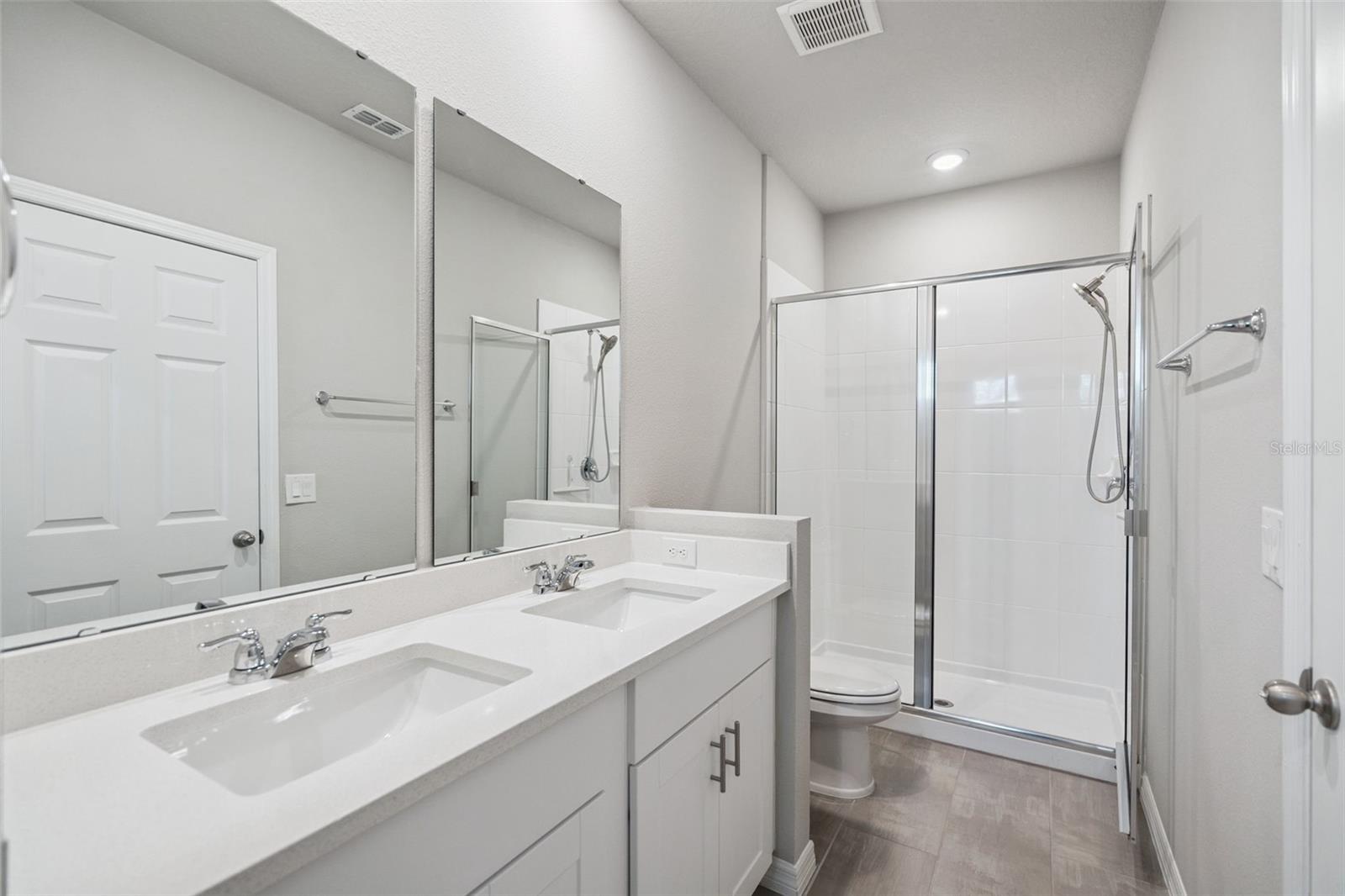 LEGACY PLACE - Residential